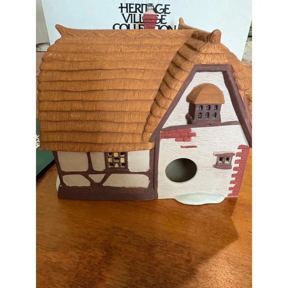 Dept 56 Dickens Village Cobb Cottage OS House Multicolor Porcelain 5824-6